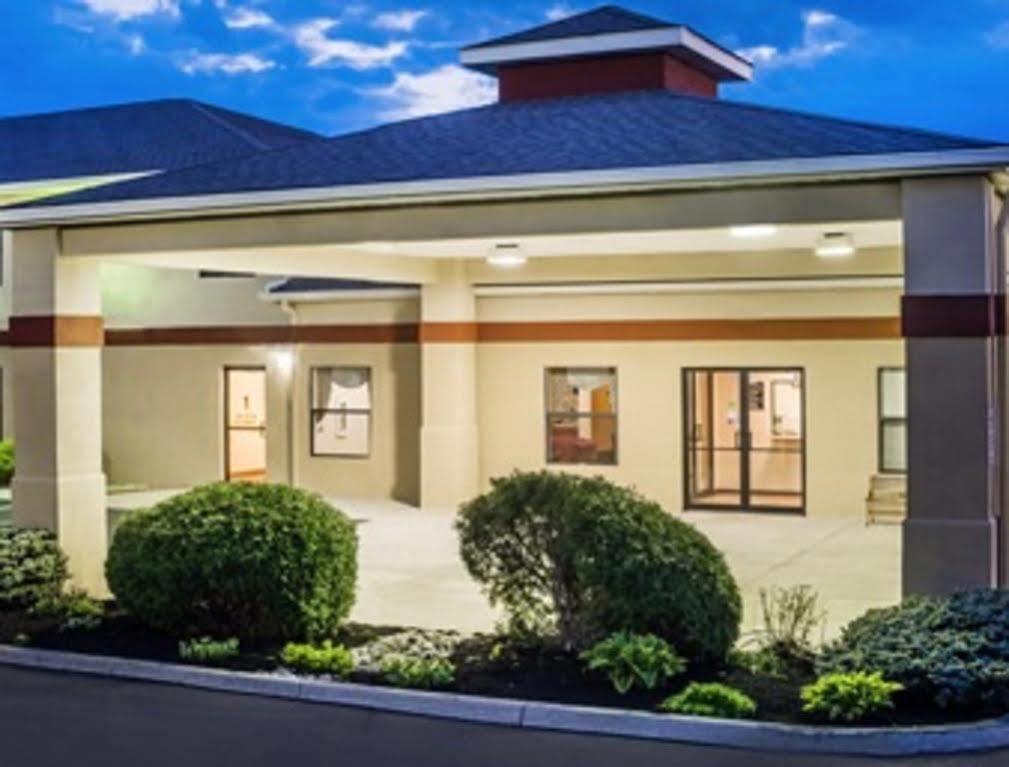 Hotel Super 8 By Wyndham Bellefontaine Exterior foto