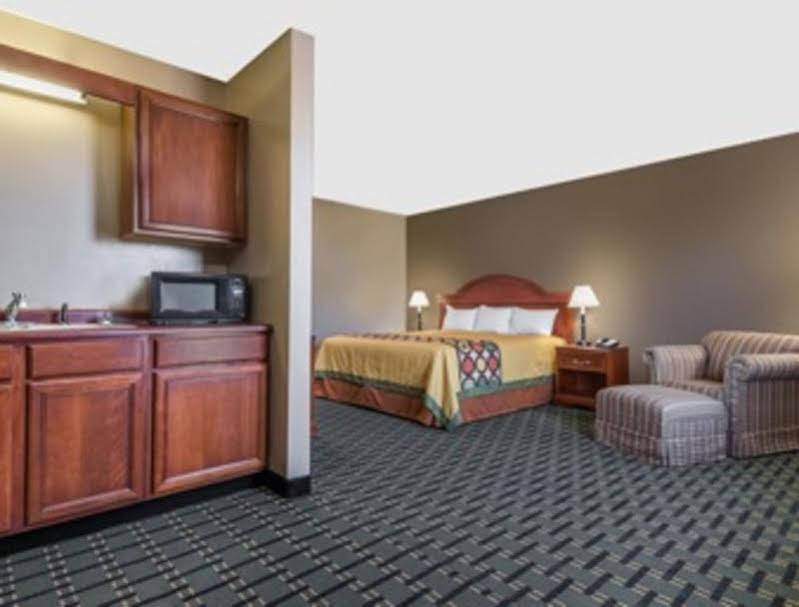Hotel Super 8 By Wyndham Bellefontaine Exterior foto